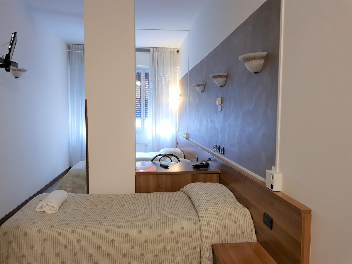 Hotel Marinoni Ломаццо Экстерьер фото